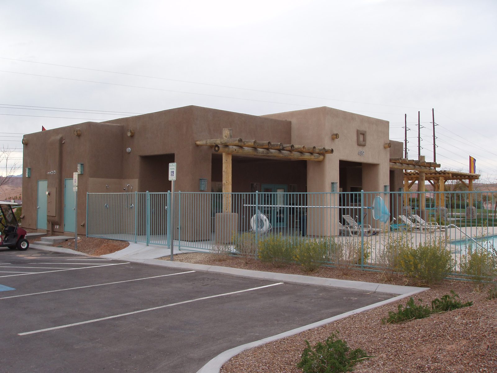 Hermosa Vistas clubhouse and pool area